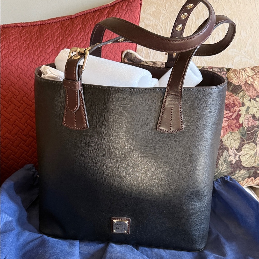 New! Tag in pocket Dooney & Bourke Black w/Dark Brown Tote
